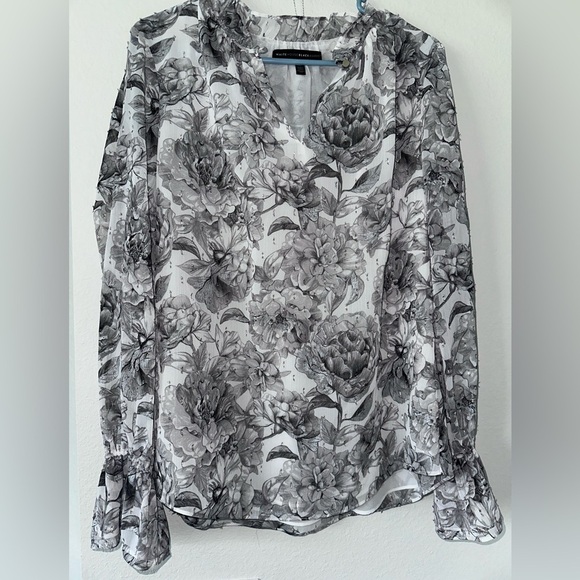 White House Black Market Tops - White House Black Market Floral Gray Women's Top size 10